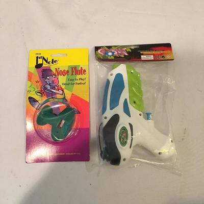 Lot 123 - Toys & Games