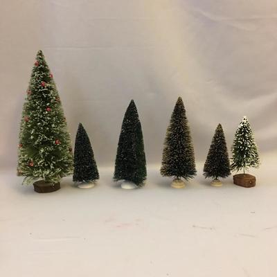Lot 132 - Department 56 and Starbucks Studio Village