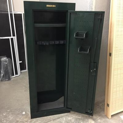 Lot 134 - Stack-On Gun Safe with Key