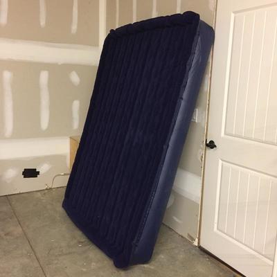 Lot 140 - Air Mattress & Pump