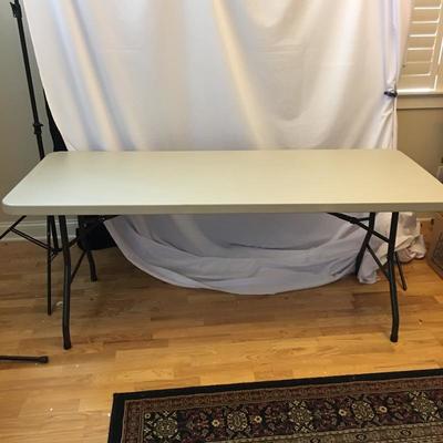 Lot 144 - Metal Shelving Unit & Tables