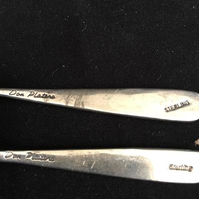  Lot 171 - Sterling Salt & Pepper Flip Flop Shakers & Fork/Spoon Set