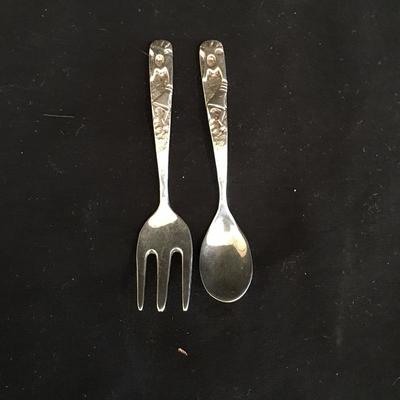  Lot 171 - Sterling Salt & Pepper Flip Flop Shakers & Fork/Spoon Set