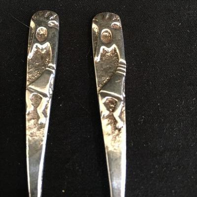  Lot 171 - Sterling Salt & Pepper Flip Flop Shakers & Fork/Spoon Set