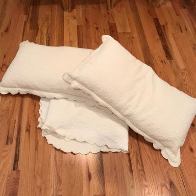 Lot 174 - King Mattress Topper with King & Queen Bedding 