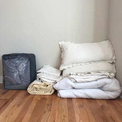 Lot 174 - King Mattress Topper with King & Queen Bedding 