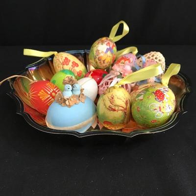 Lot 182 - Chippendale Bowl with Decorative Eggs