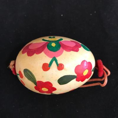 Lot 182 - Chippendale Bowl with Decorative Eggs