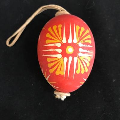 Lot 182 - Chippendale Bowl with Decorative Eggs
