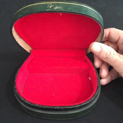 Lot 186 - Military Dog Tags & Medallions