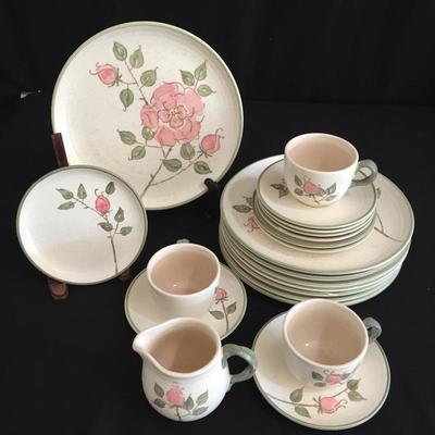 Lot 188 - Floral Poppytrail Dinnerware