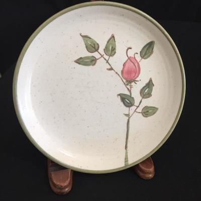 Lot 188 - Floral Poppytrail Dinnerware
