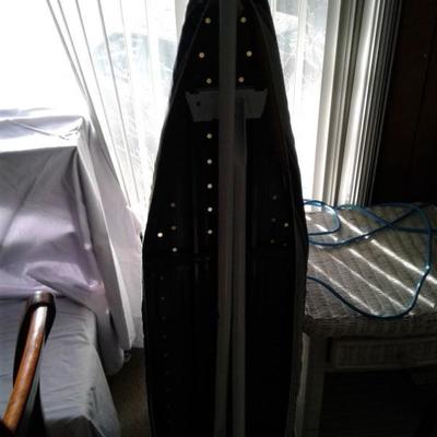 Ironing board 