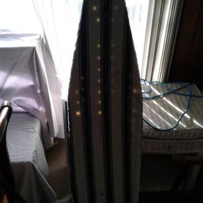 Ironing board 