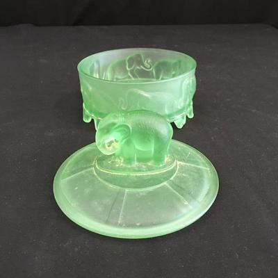  Lot 196 - Hob Knob Glass & Powder Container