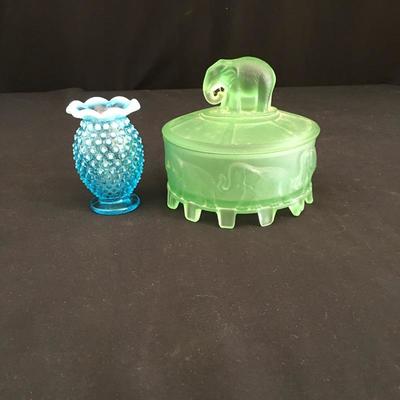  Lot 196 - Hob Knob Glass & Powder Container