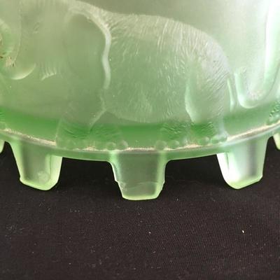  Lot 196 - Hob Knob Glass & Powder Container