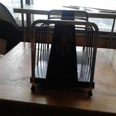 Record / magazine holder