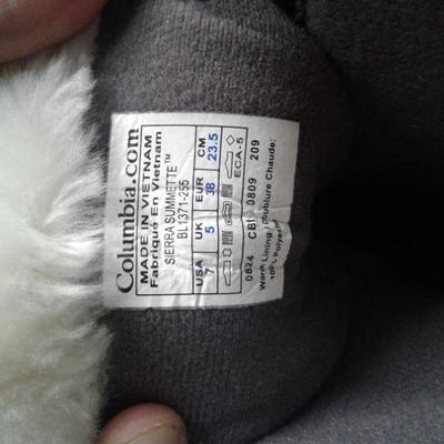 Women's Columbia boots size 7.