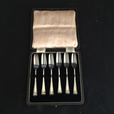Lot 202 - Sterling Spoon & Fork Sets