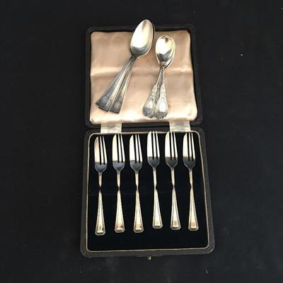 Lot 202 - Sterling Spoon & Fork Sets