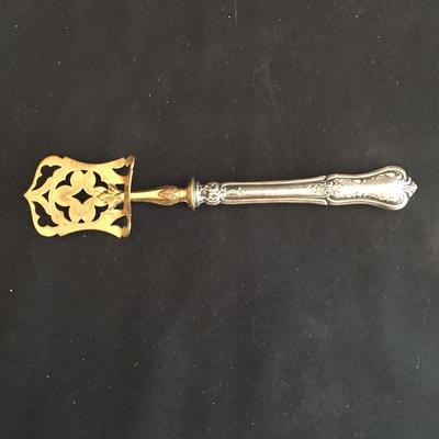 Lot 203 - Sterling Service Pieces