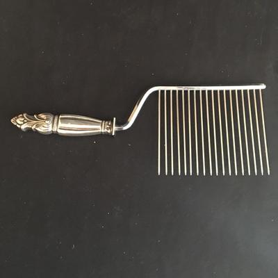 Lot 203 - Sterling Service Pieces