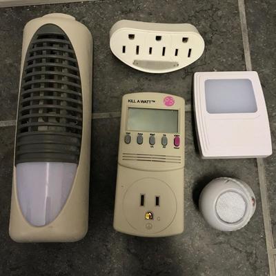 Lot 207 -   Useful Household Items