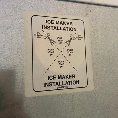 Lot 210 - Kenmore Refrigerator/Freezer 