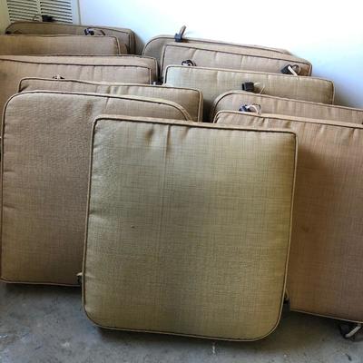 Lot 213- Metal Patio Set