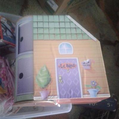 Tote of toys 
