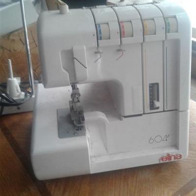 Small sewing machine 