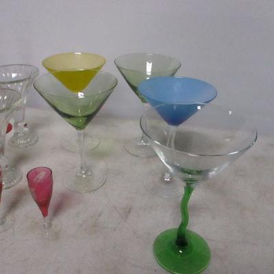 Lot 10 - Decorative Cocktail Glasses 