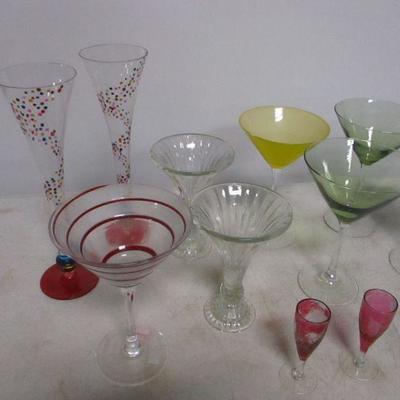 Lot 10 - Decorative Cocktail Glasses 