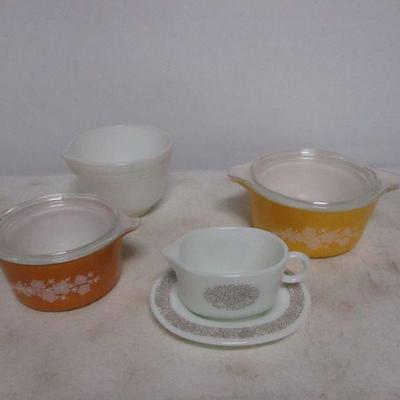 Lot 13 - Pryex Dishes