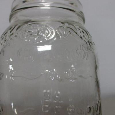 Lot 18 - Vlasic Farms Embossed Pickle Jar 60oz Glass Jar