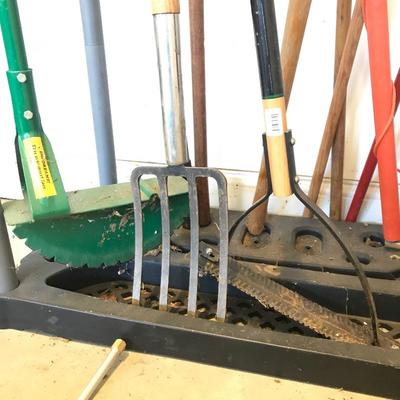 Lot 224 - Garden Tools with Stand