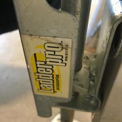 Lot 225 - Extension And Step Ladder