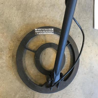 Lot 234 - Bounty Hunter Metal Detector and Heavy Duty Magnetic Pick-Up Tool
