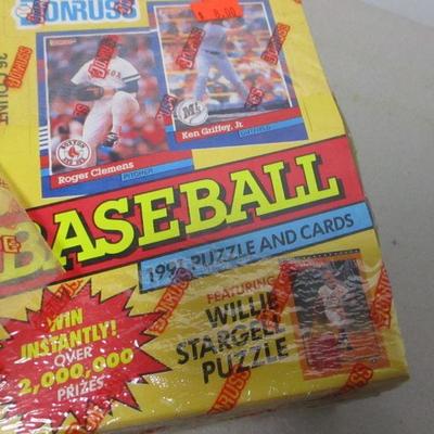 Lot 10 - 1990's Baseball Player Cards