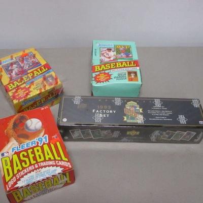Lot 10 - 1990's Baseball Player Cards