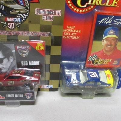Lot 16 - NASCAR Legends Die Cast Sports Cars
