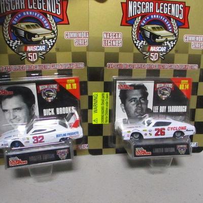 Lot 17 - NASCAR Legends Winners Circle Die Cast Cars