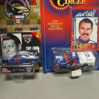 Lot 17 - NASCAR Legends Winners Circle Die Cast Cars