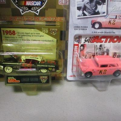 Lot 18 - NASCAR Die Cast Sports Cars 