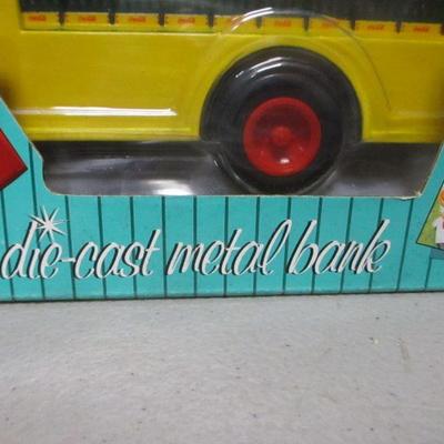 Lot 26 - 1995 Coca Cola Die Cast Toy Metal Bank NIB 1953 Coke Delivery Truck with Key