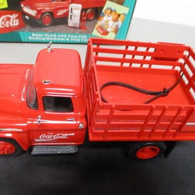 Lot 39 - Coca-Cola Die Cast Metal Truck With Vending Machines