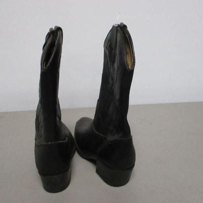 Lot 59 -  Wyatt Men's Black Leather Western Cowboy Boots Size 3 
