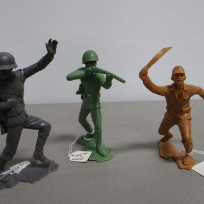 Lot 53 - Civil War Toy Soldiers Plastic & Marx Soliders WWII