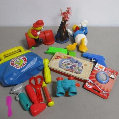 Lot 63 - Sesame Street Doctor's Kit - Bath Tub Clown Fireman Spout